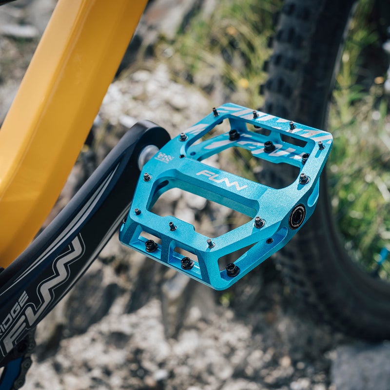 Funn Funndamental Flat Pedals - Wide Platform Bicycle Pedals for BMX/MTB Mountain Bike, Adjustable Grip for Outstanding Stability, 9/16-inch CrMo Axle (Turquoise) - Image 4